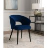 Krzesło welurowe AURA  Nowoczesne krzesło do salonu, jadalni i kuchni