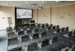 Jakie wybrać krzesła do sali konferencyjnej