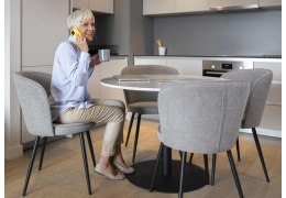 Krzesła tapicerowane do jadalni – elegancja na najwyższym poziomie